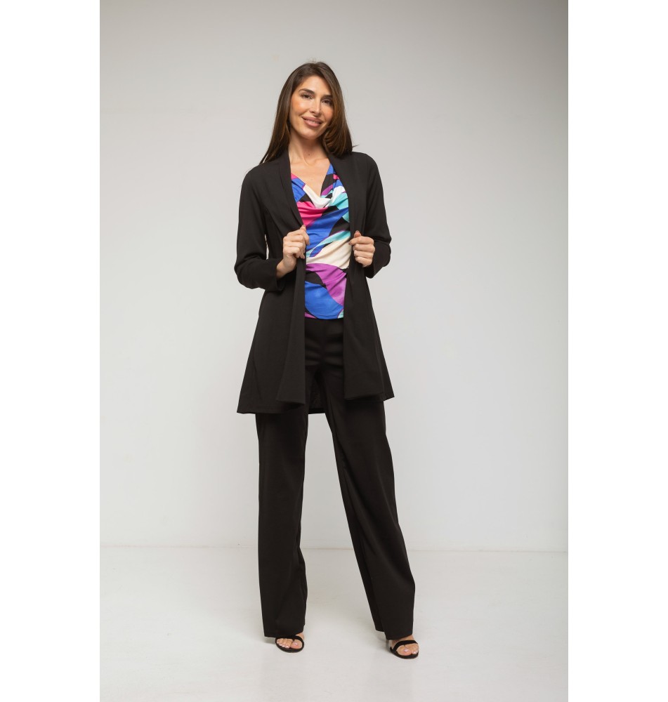 Traje de levita y pantalón confeccionado en tejido de neocrepe negro