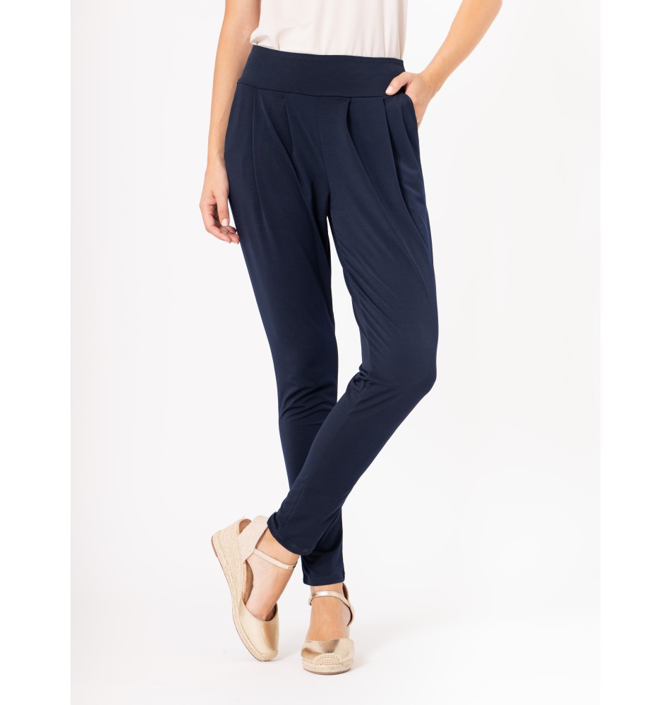 Pantalón pinzas y bolsillos marino