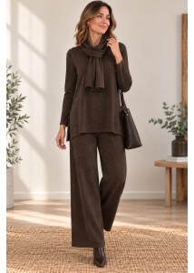 Conjunto de punto con pantalón y bufanda